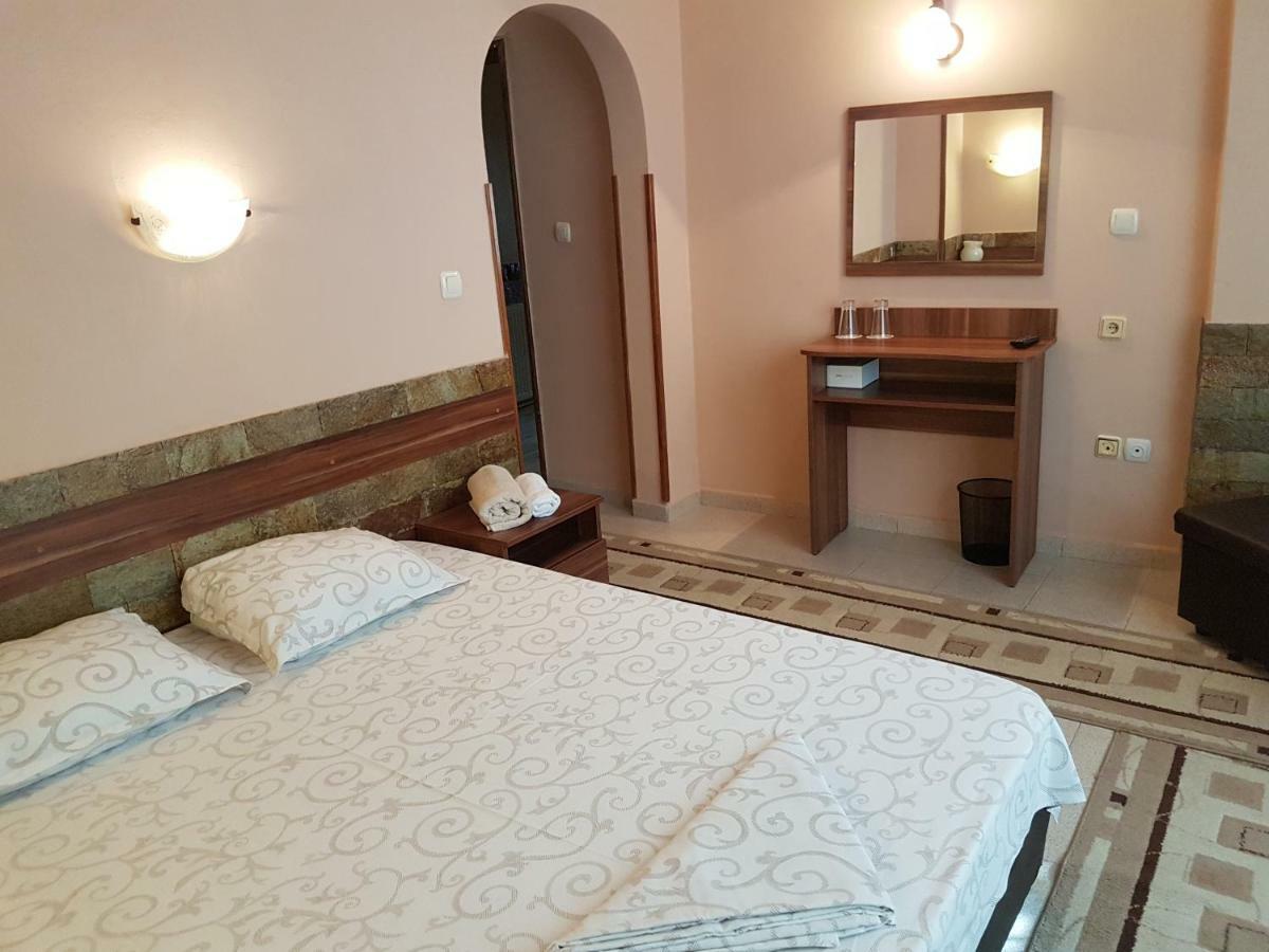 Family Hotel Zhelkovi - Olympia Kharmanli Exterior photo